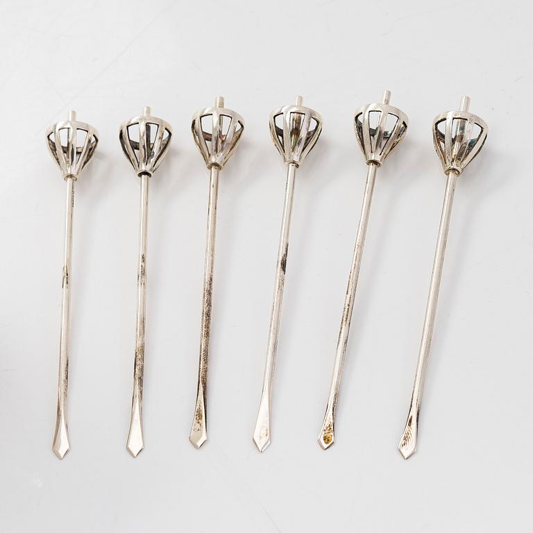 Sockerspade, cocktailmått och cocktailpinnar, 6 st, silver, bl a Pekka Piekäinen och Kultakeskus 1989-99.