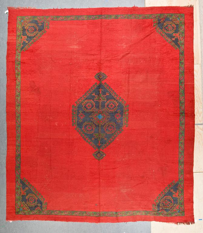 MATTA. Antik Ushak. 398,5x349 cm.