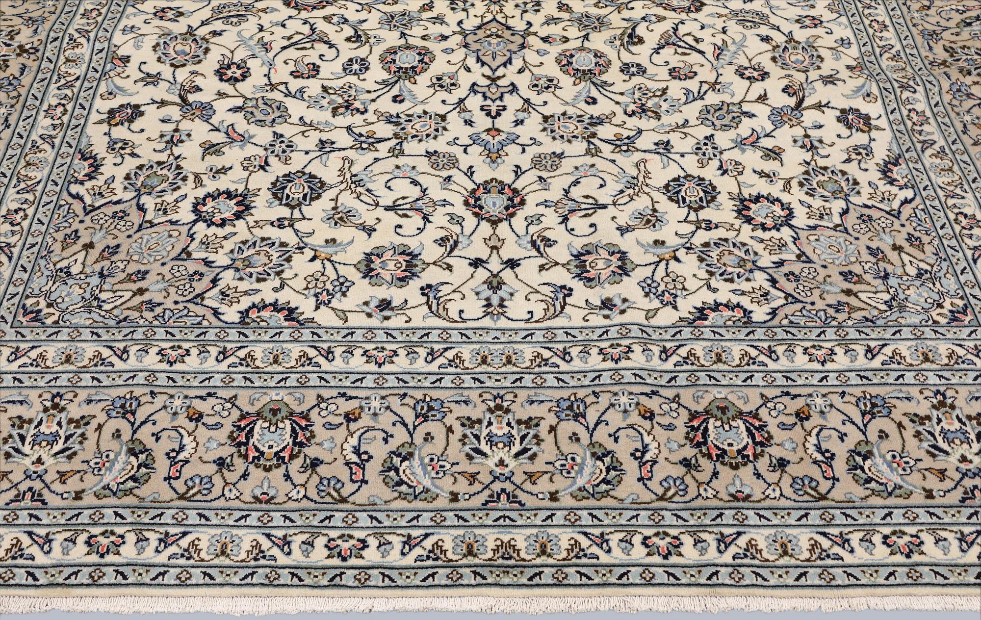 A Keshan carpet, approx. 355 x 250 cm.