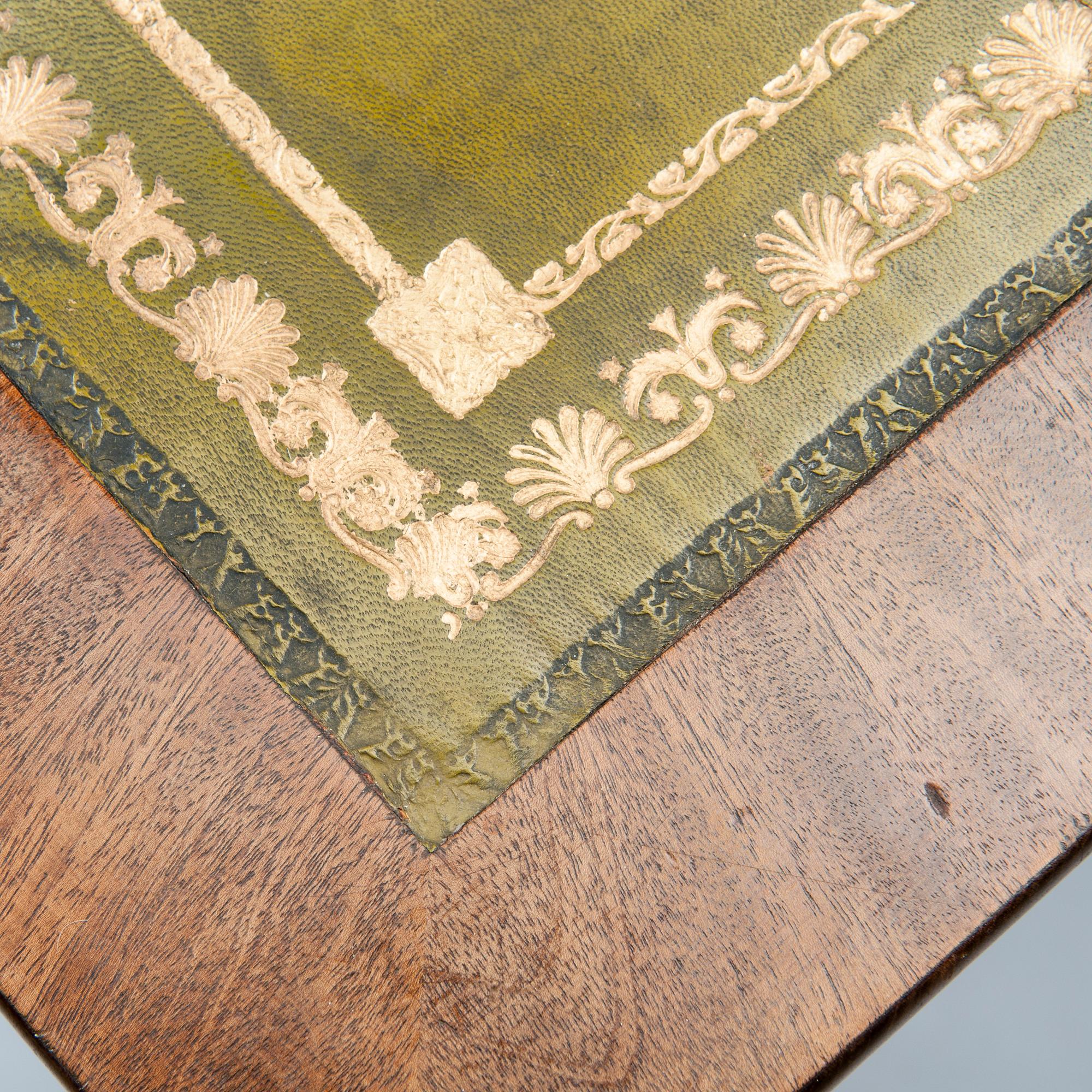 SKRIVBORD, England 1800-talets slut.