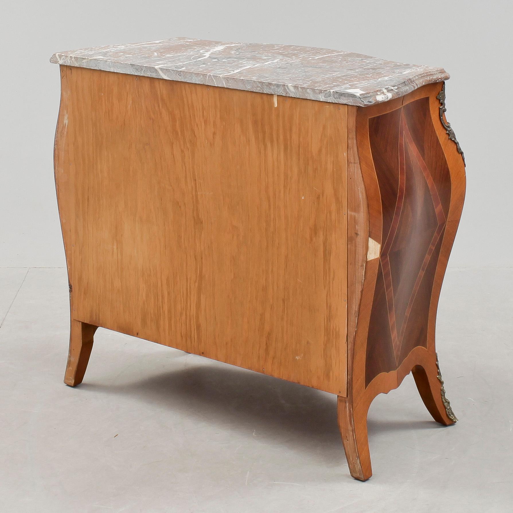 BYRÅ, rokokostil, 1900-tal.