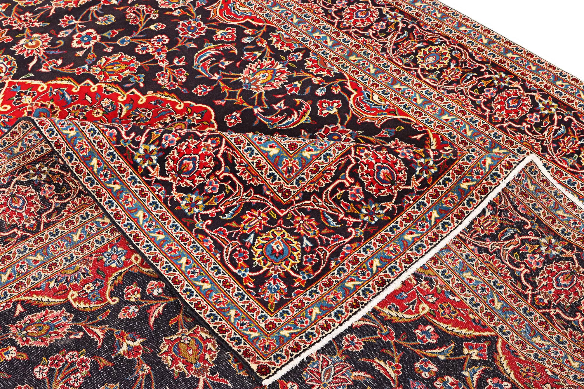 A Keshan carpet, c. 373 x 260 cm.