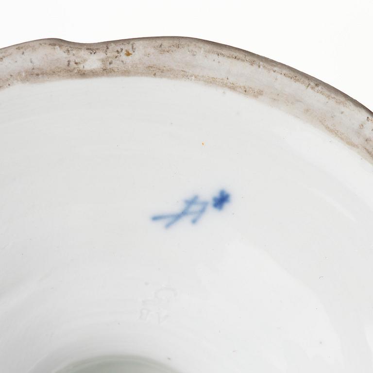 Ljusstakar, ett par, porslin. Meissen, Marcolinis period, omkring år 1800.