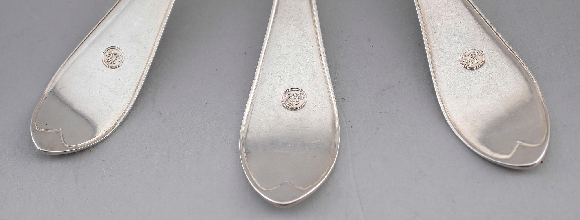 SKEDAR, 14 st snarlika, silver, svenska stämplar 1800-/1900-tal. Vikt ca 450 g.