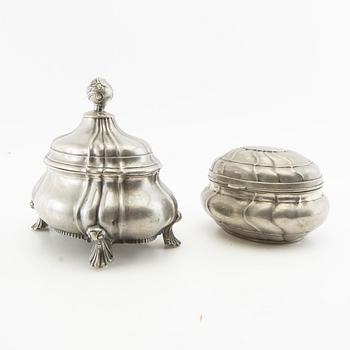 Sockerskålar 2 st Rokoko-stil tenn 1900-talets första hälft.