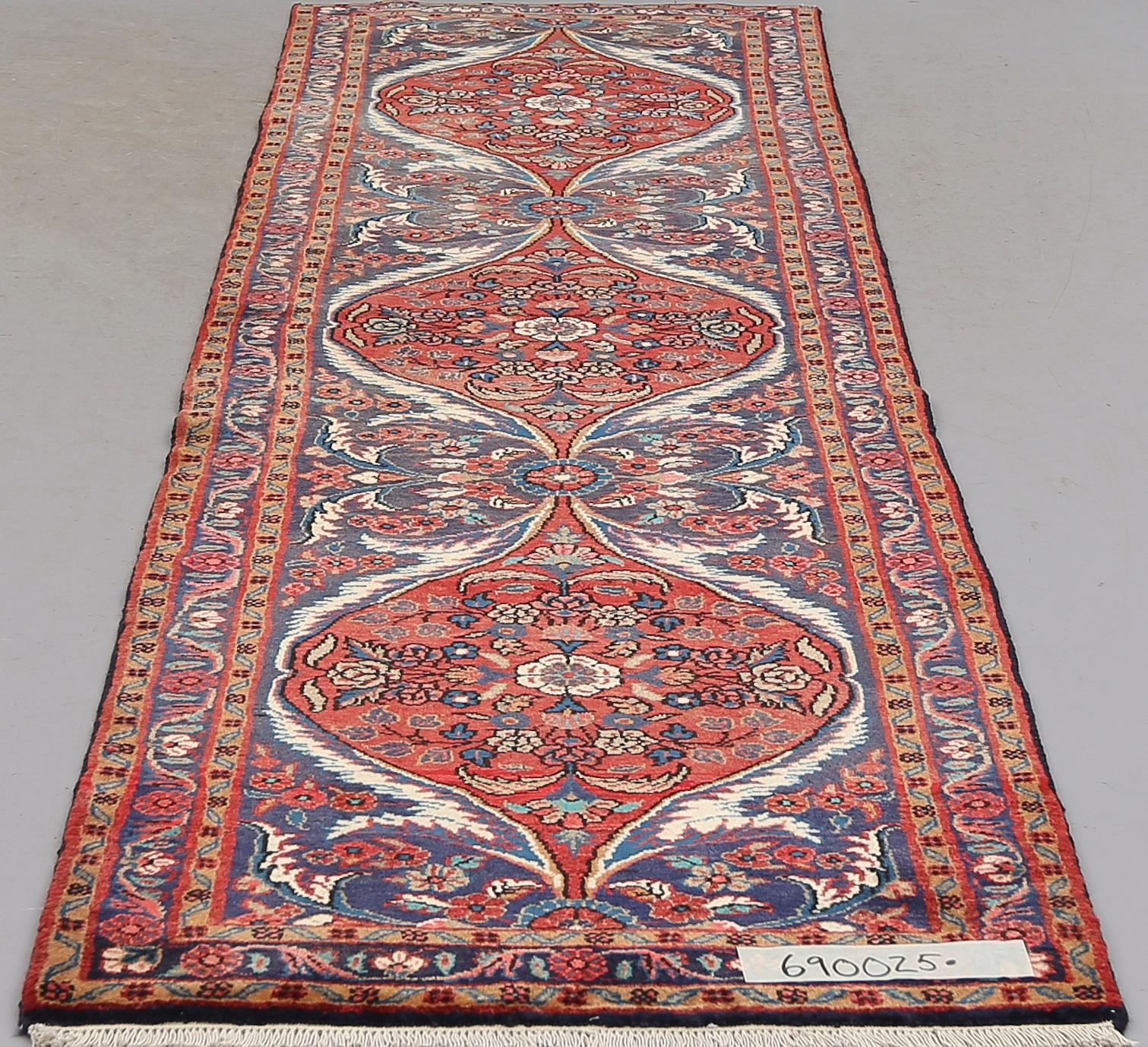MATTA, Mehraban, ca 290 x 85 cm.