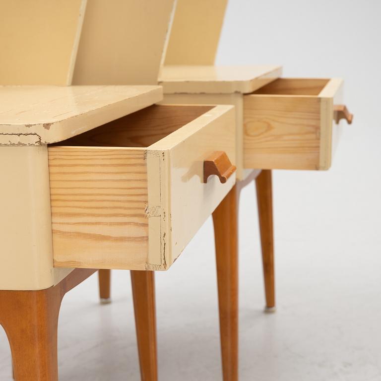 Bedside tables, a pair, first half of the 20th century.