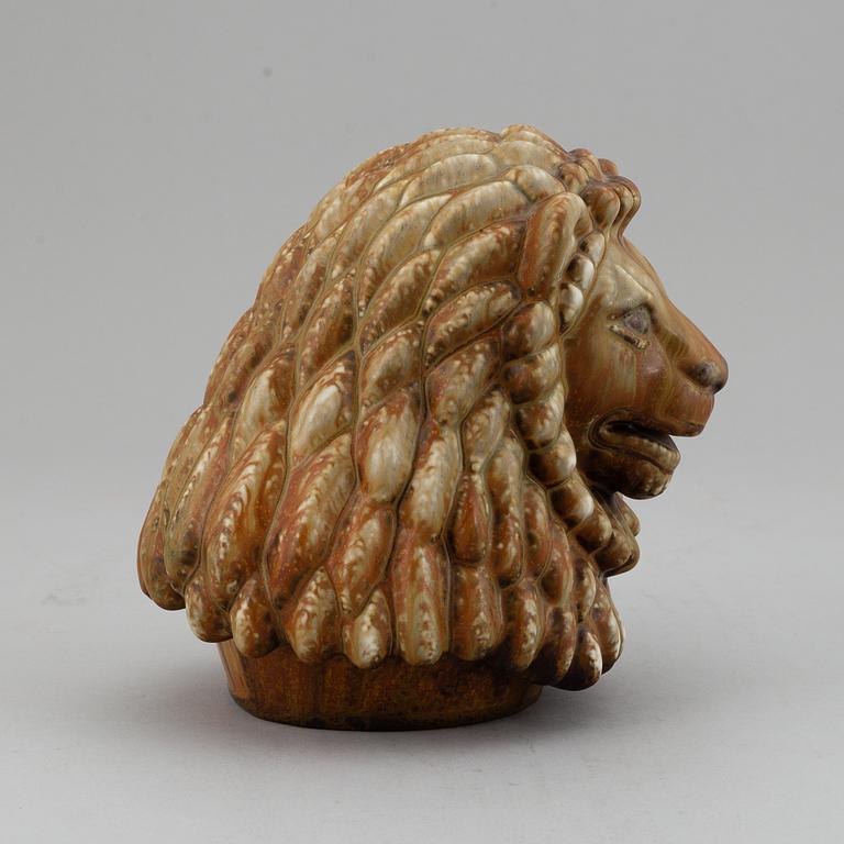 GUNNAR NYLUND, a stoneware sculpture of a lion's head, Rörstrand, Sweden mid 1900's.