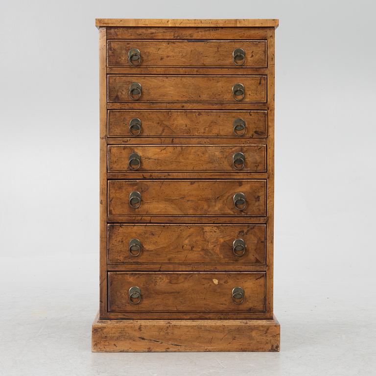 Chest of drawers, England around 1900.