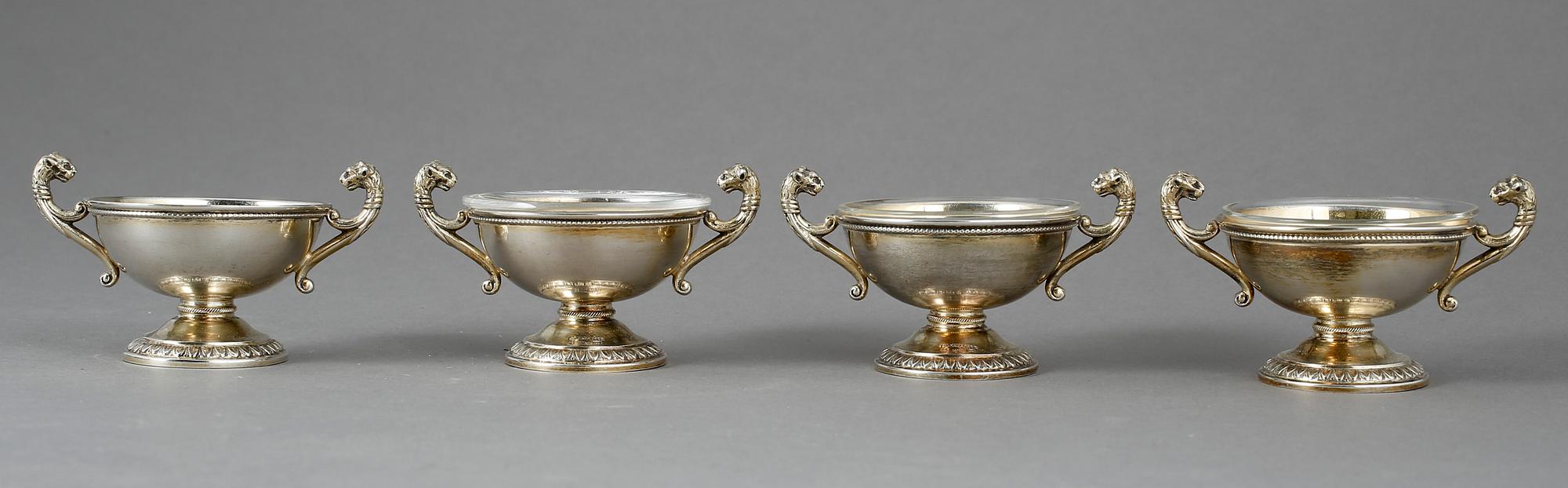 SALTKAR PÅ FOT, 4 st, silver, empirestil, CG Hallberg, Stockholm 1913. Tot ca 184 gram.