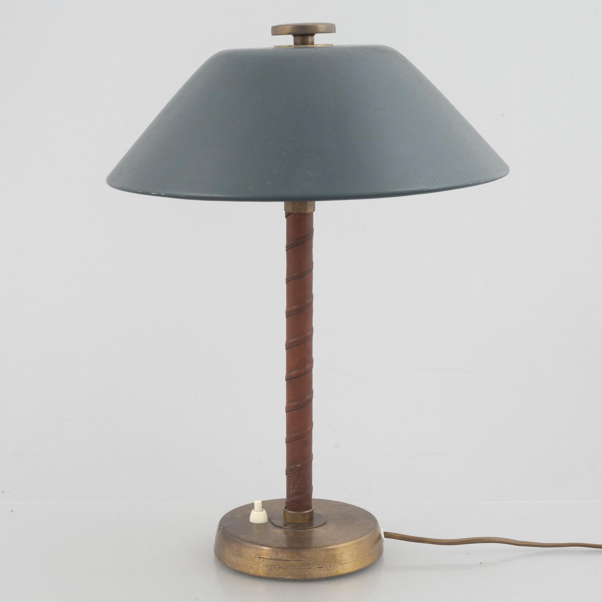 Einar Bäckströms Metallvarufabrik, bordslampa, modell 5014, 1940-tal.