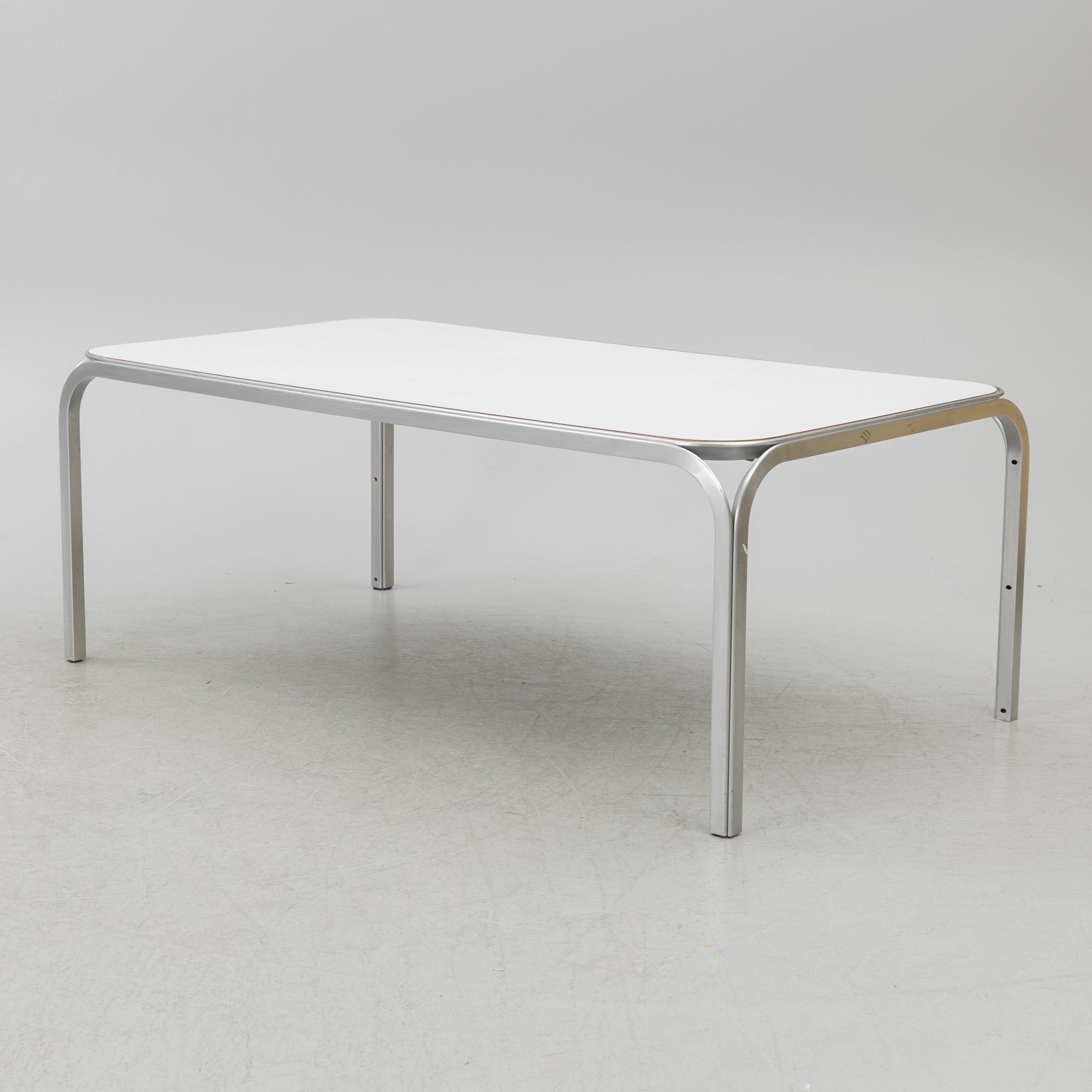 Jørn Utzon, a 'New Angle' dining table, Fritz Hansen, Denmark, 1971.