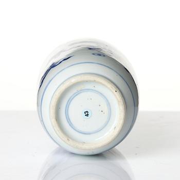 A blue and white roleau vase, Qing dynasty, Kangxi (1662-1722).