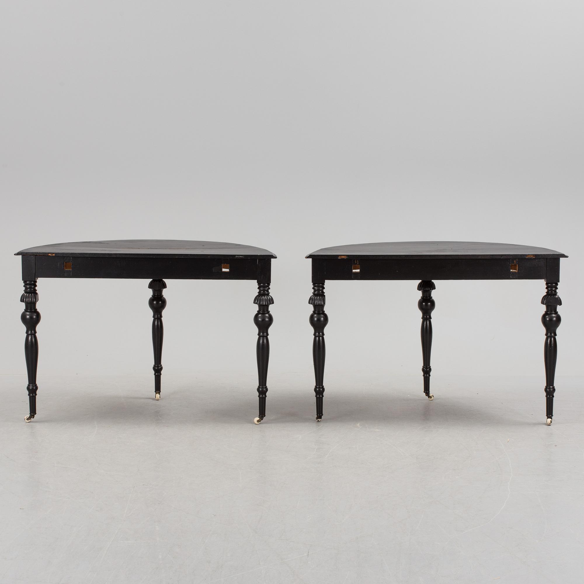 A mid 19th century dinner table.