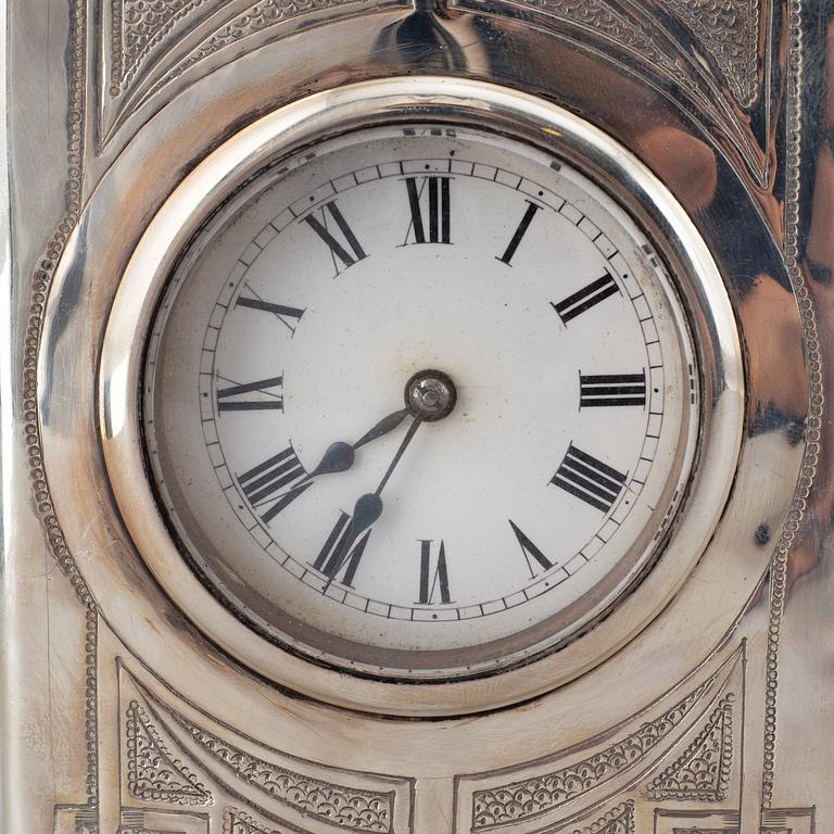 A silver carriage clock, William Comyns, London, 1903.