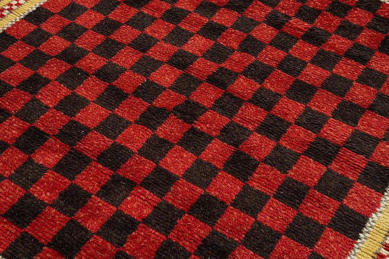 A knotted pile carpet, c. 269 x 244 cm, Norrbottens Läns Hemslöjd.
