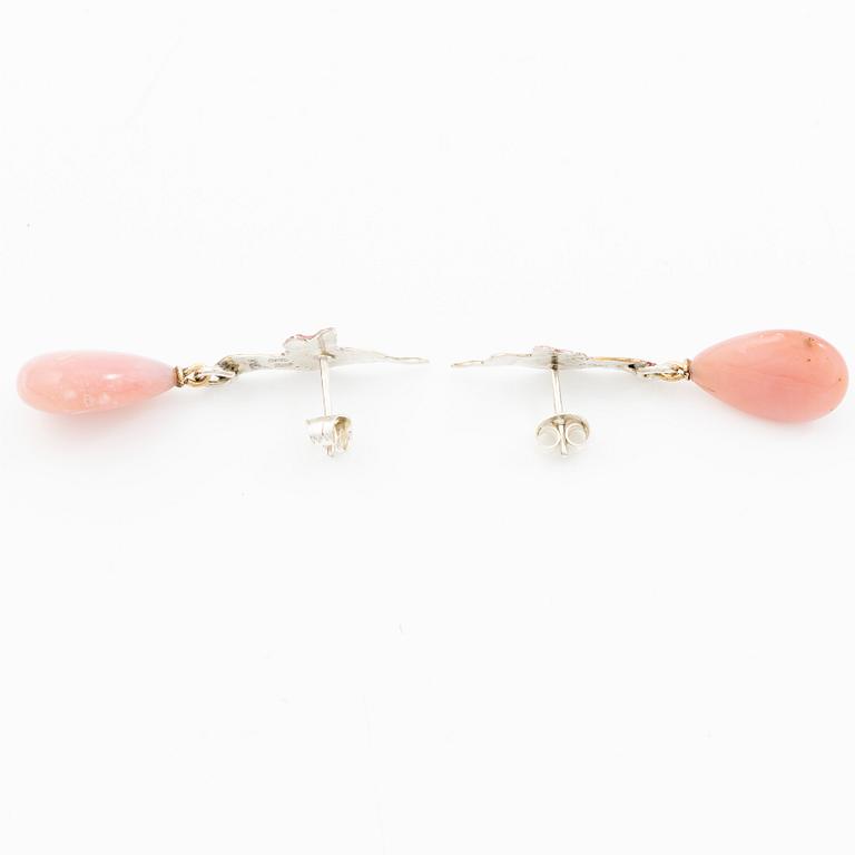 Earrings, silver, 18K gold and enamel in the form of a hummingbird with pink opal, Mandelstam.