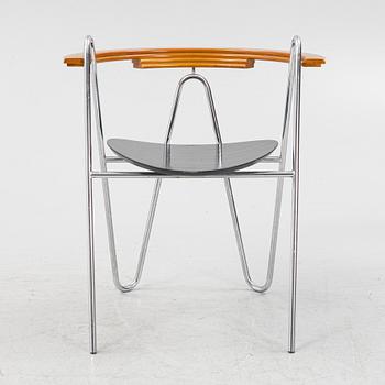 Pentti Hakala, karmstol, "W-chair", Korhonen, formgiven 1985.