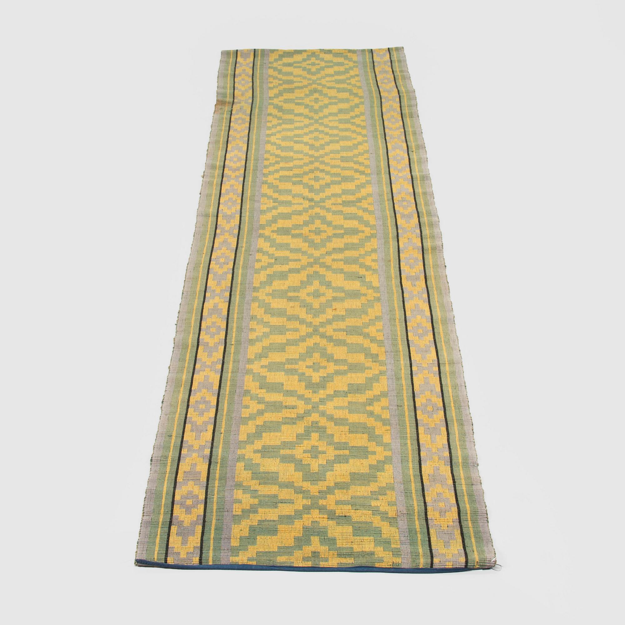 Matta / gallerimatta, tidigt 1900-tal. 230 x 55 cm.