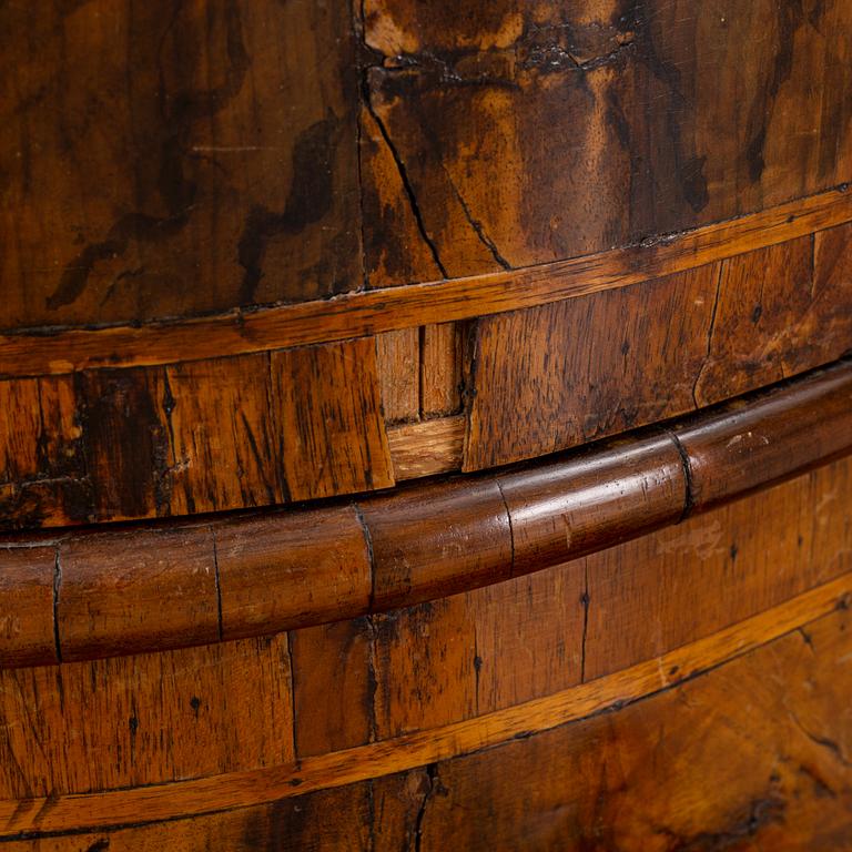 A late baroque chest of drawers, first half of the 18th century.