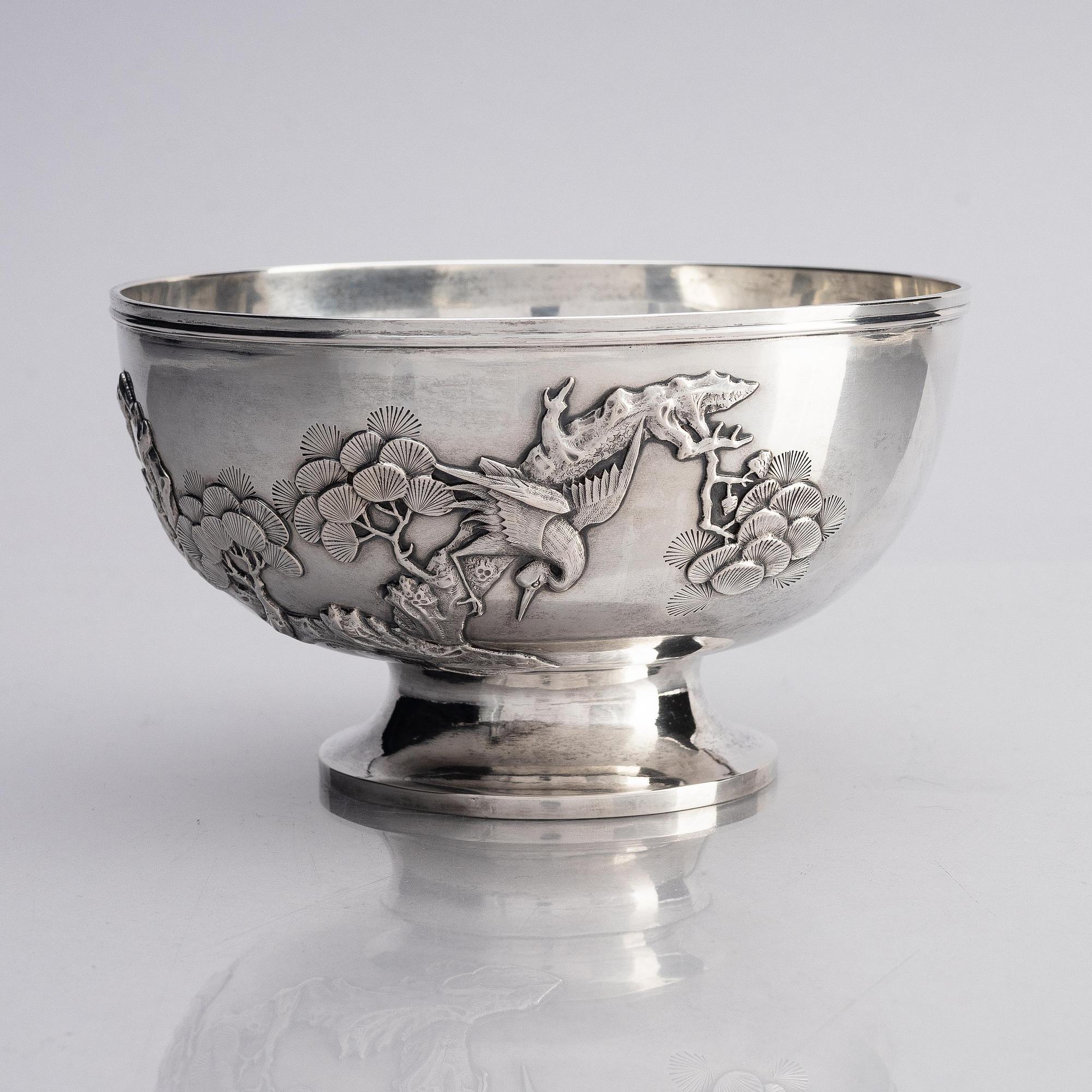 A Chinese silver bowl, Shanghai, early 20th century. Marked Zee Wo.