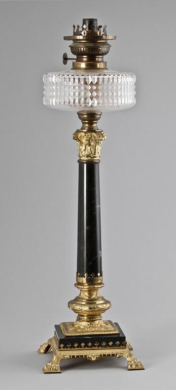 FOTOGENLAMPA, empirstil, 1900-talets första hälft.