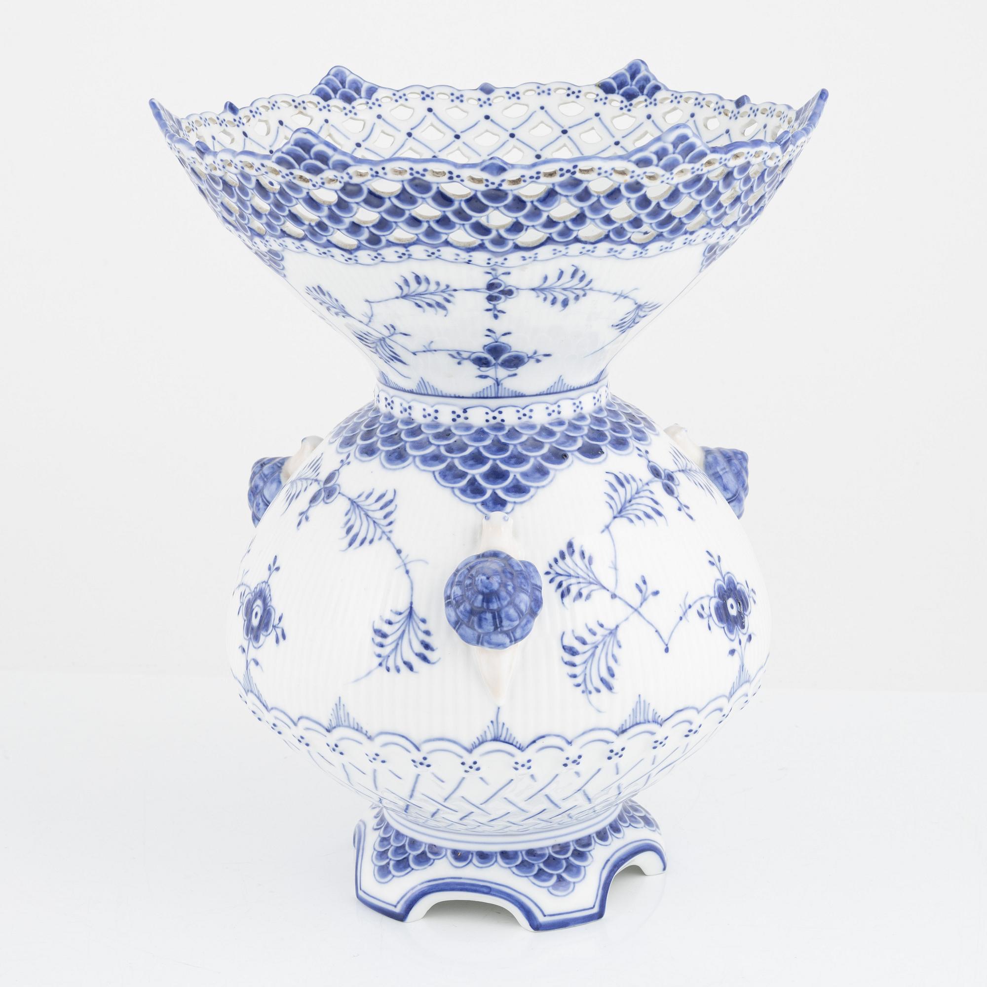 A 'Musselmalet' porcelain vase, Royal Copenhagen, Denmark, 1889-1922.