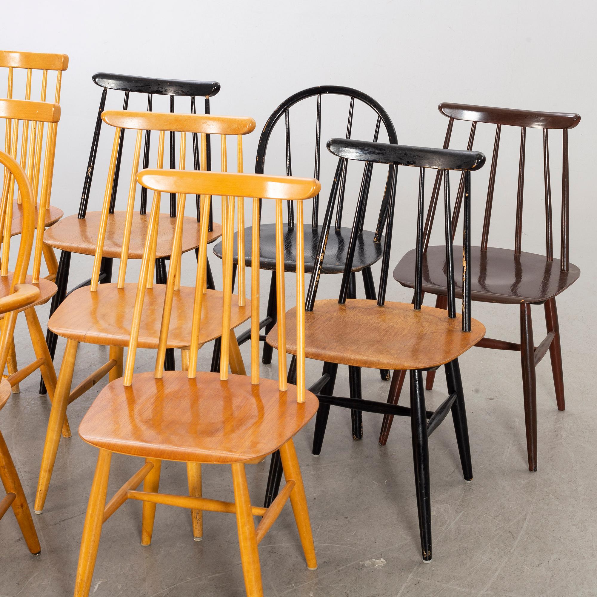 PINNSTOLAR, 9 st, Bl.a. Fanett (Edsbyverken), Nesto (Nässjö Stolfabrik), 1900-talets mitt.