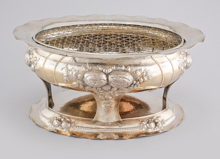 JARDINIÈRE, silver, C G Hallberg, Stockholm, 1906.