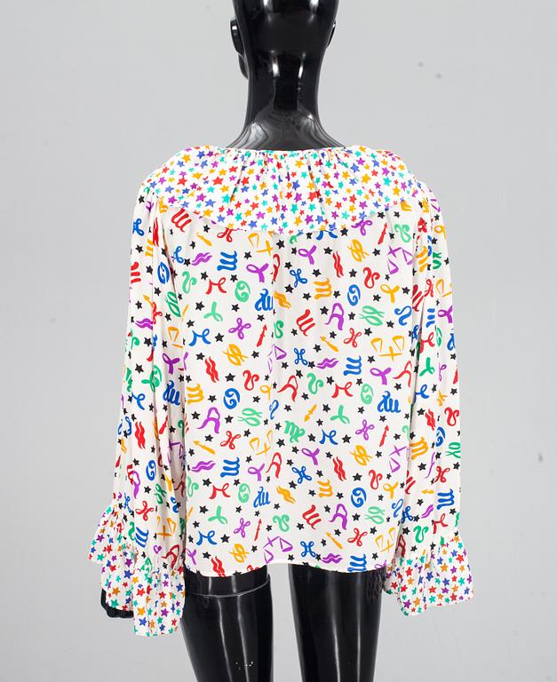 BLUS, Yves Saint Laurent.