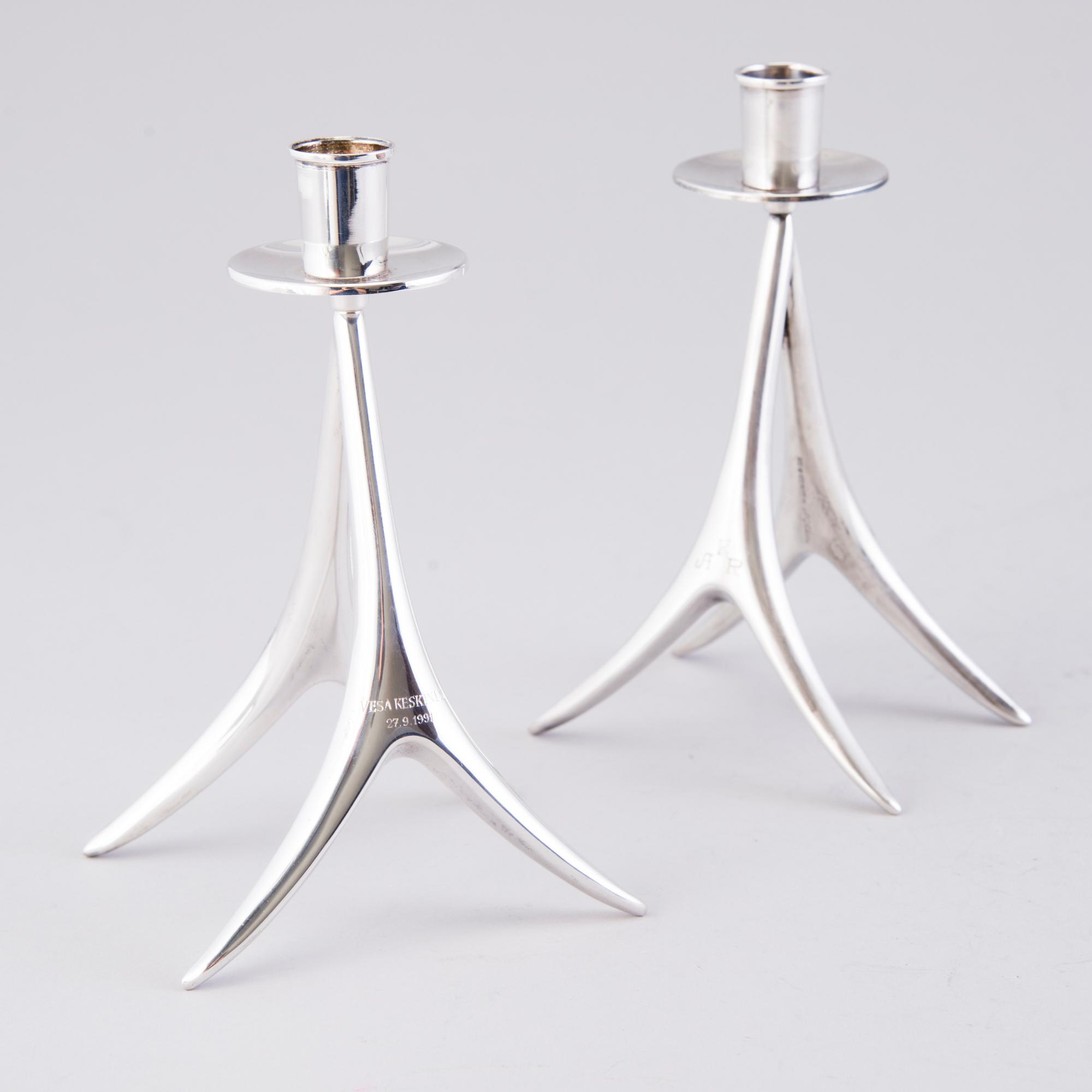 ANNA-GRETA EKER, LJUSSTAKAR, 2 st, silver, Auran Kultaseppä Oy, Åbo 1964 och 1991.