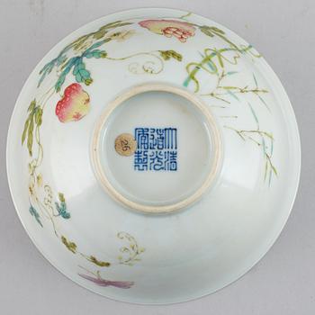 A famille rose bowl, 20th Century.