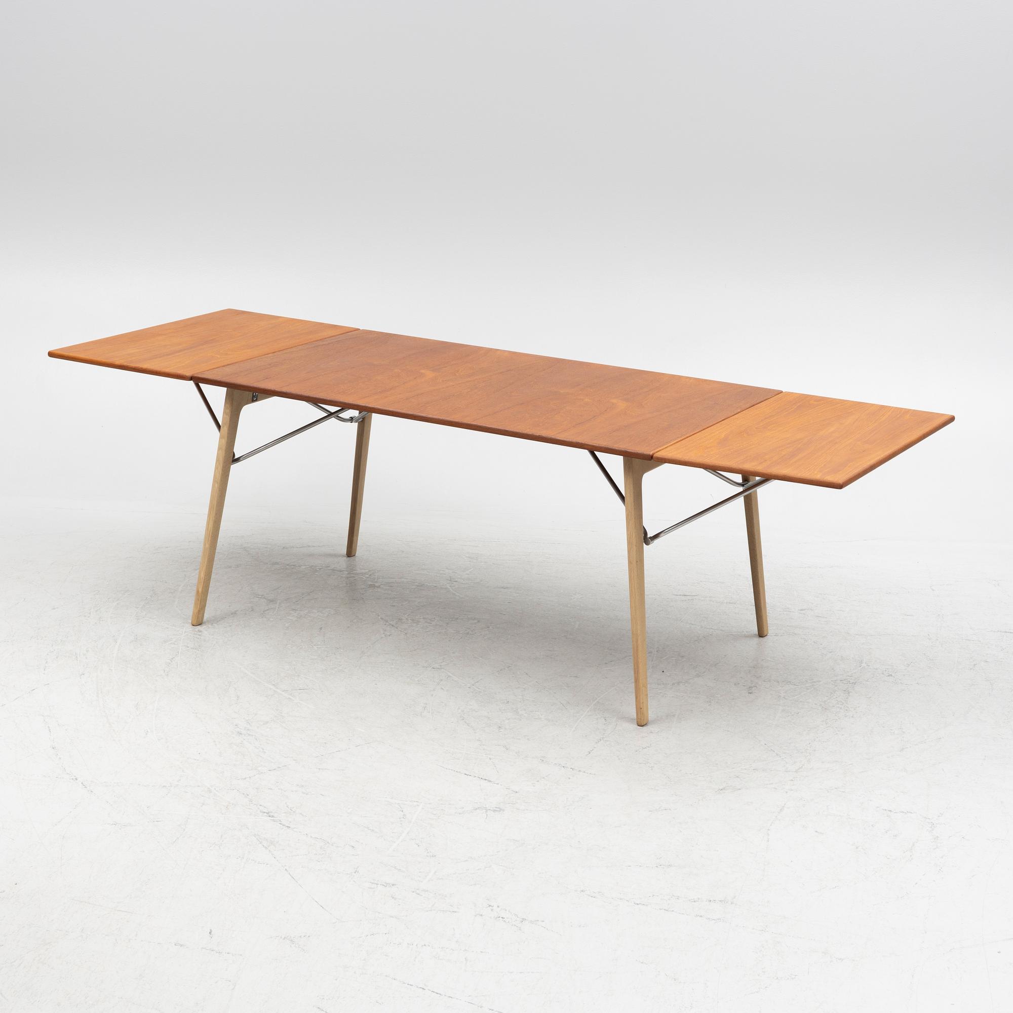Børge Mogensen, dining table, model 162, Søborg Møbelfabrik, Denmark, 1950s.