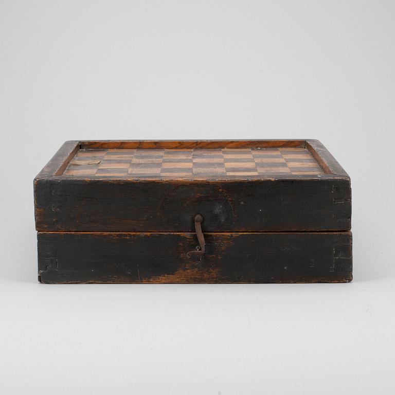 SCHACKBRÄDE / BACKGAMMON, olika träslag, 1700/1800-tal.