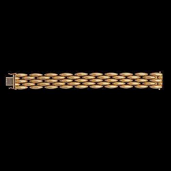 A Cartier gold bracelet, c. 1990.
