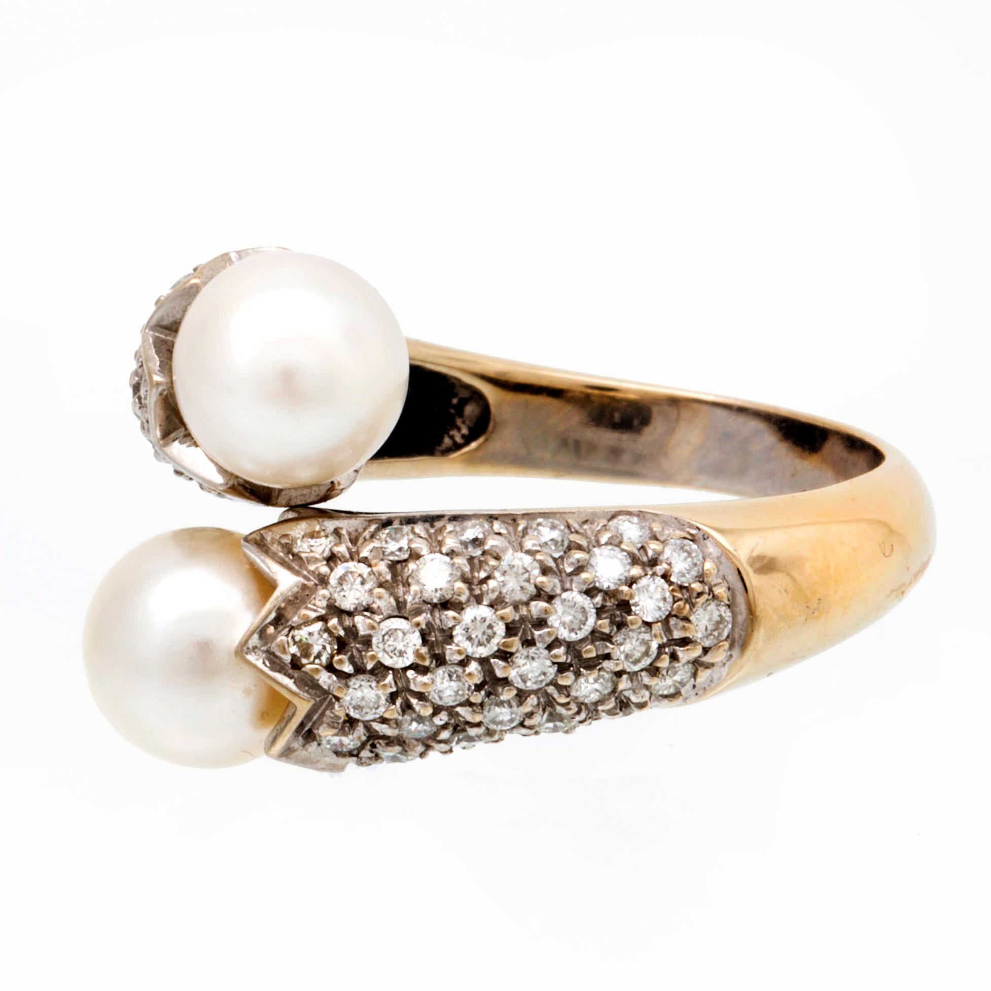 Ring 18k whitegold 2 cultured Pearls approx 7 mm and brilliant-cut diamonds approx 1 ct in total, size approx 54,5.
