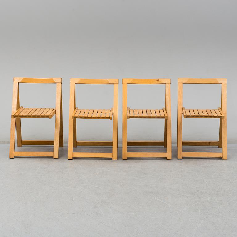 A gateleg table and 4 chairs, late 20th century.