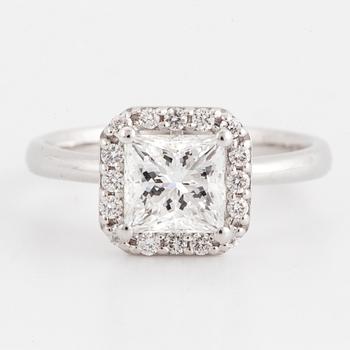 RING, med prinsesslipad diamant 1,50 ct, certifikat IGI.