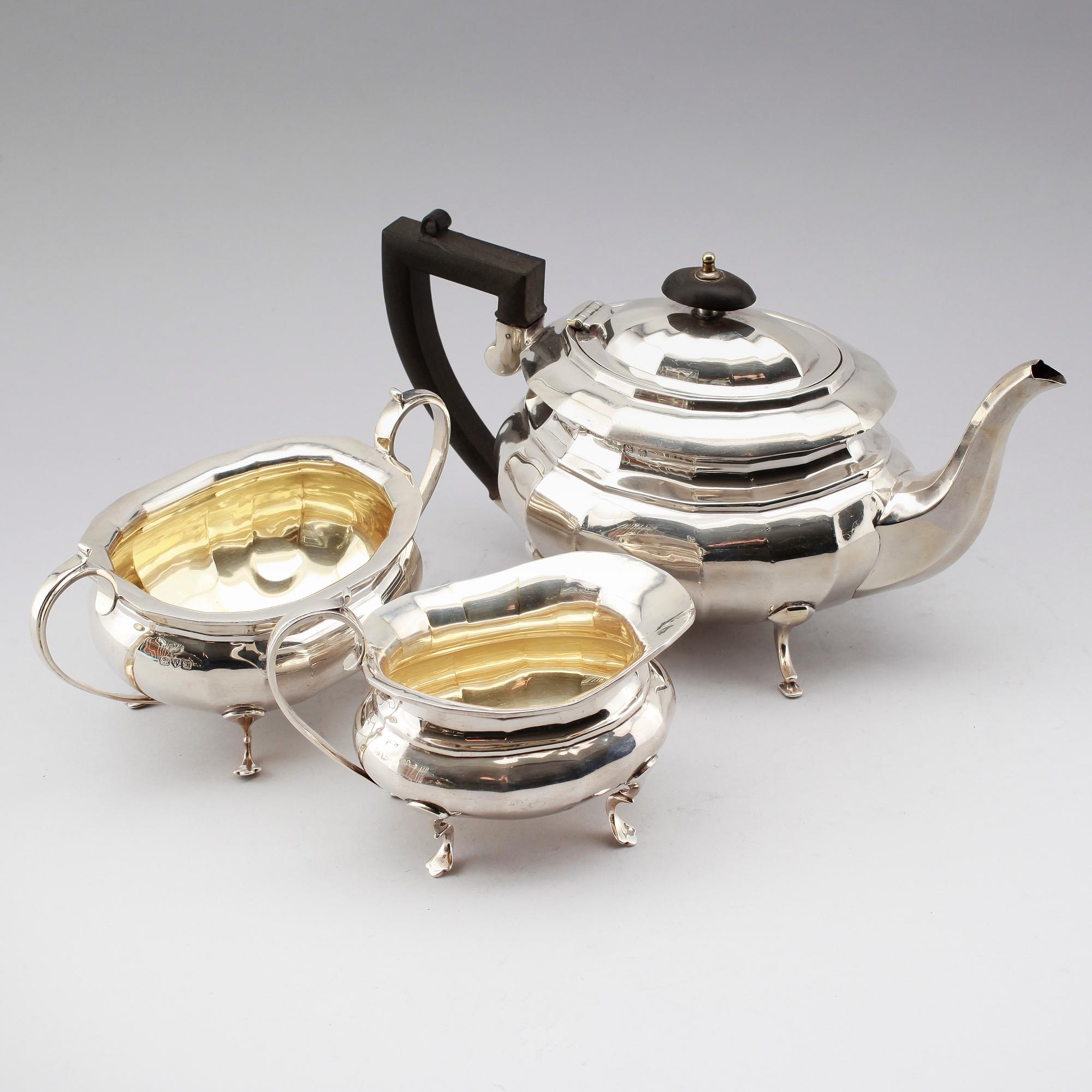 TESERVIS, 3 snarlika delar, silver, Birmingham 1938 och Chester 1916. Vikt ca 948 gram.