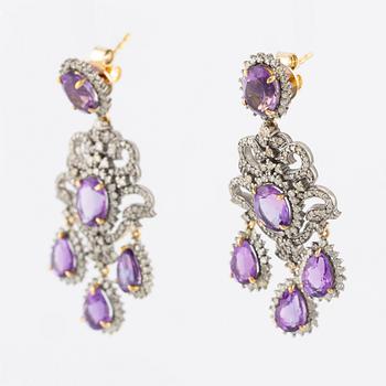 Earrings, girandole model with amethysts and multi-coloured diamonds.