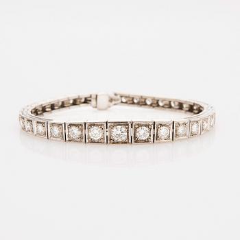 Bracelet, 18k white gold with brilliant-cut diamonds.