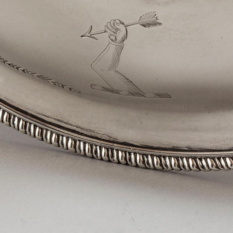 An English 19th century silver serving dish and cover, marked IR London 1844.