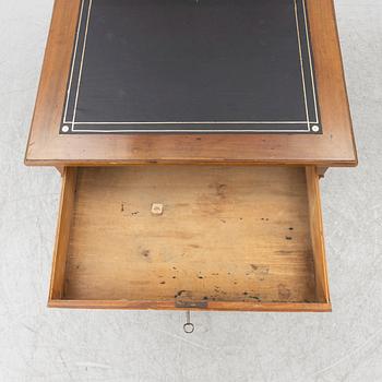 Skrivbord med uppsats, Sengustavianskt Stockholmsarbete, sent 1700-tal.