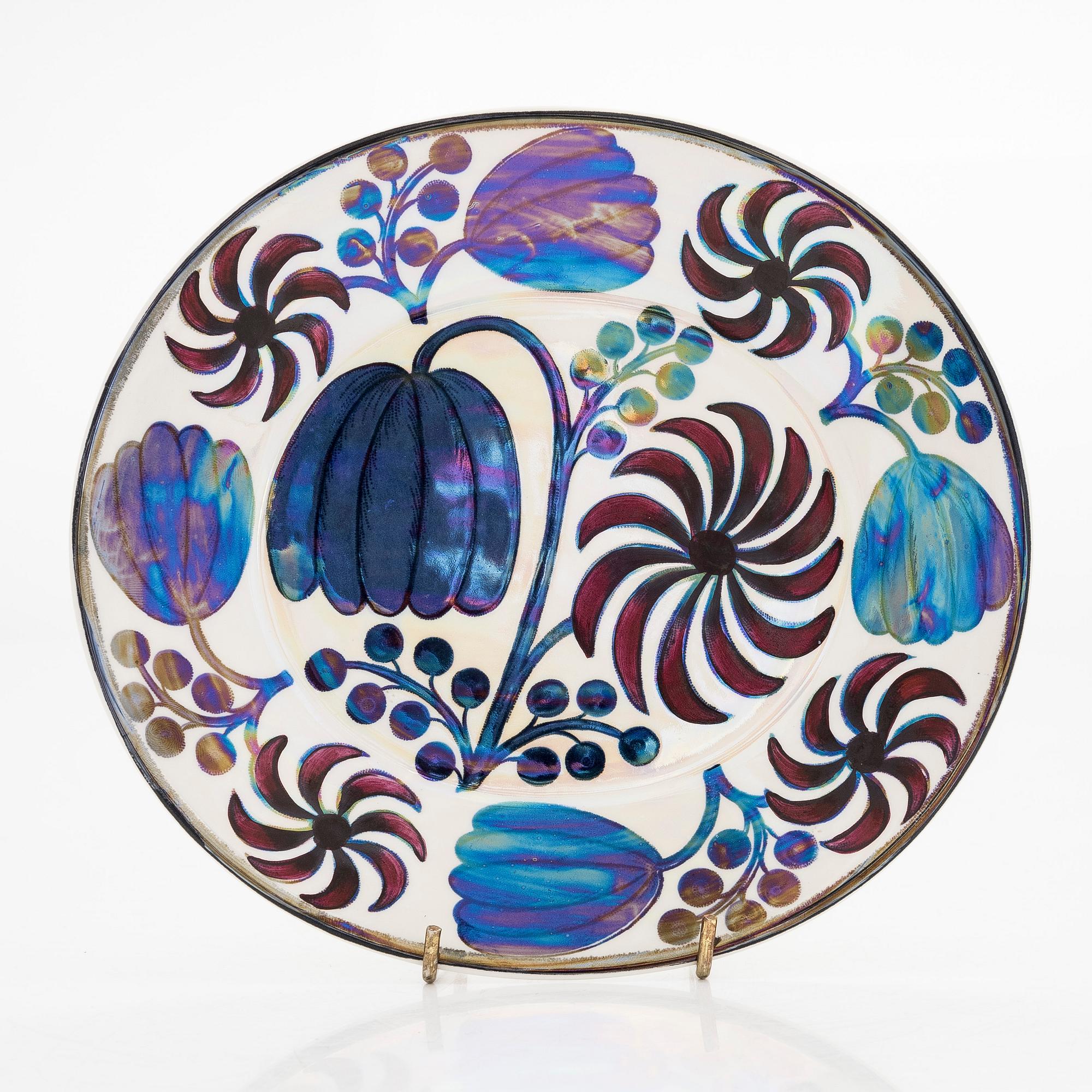 Birger Kaipiainen, A ceramic dish marked Birger Kaipiainen Arabia Art Made in Finland.