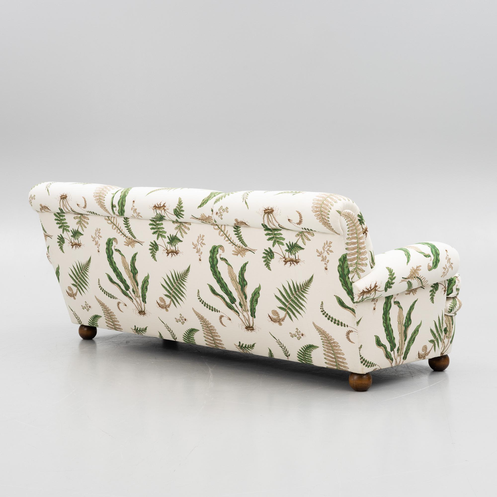 Josef Frank, a model 703 sofa, Firma Svenskt Tenn.