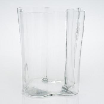 Alvar Aalto, a '3031' vase signed Alvar Aalto 3/1983.