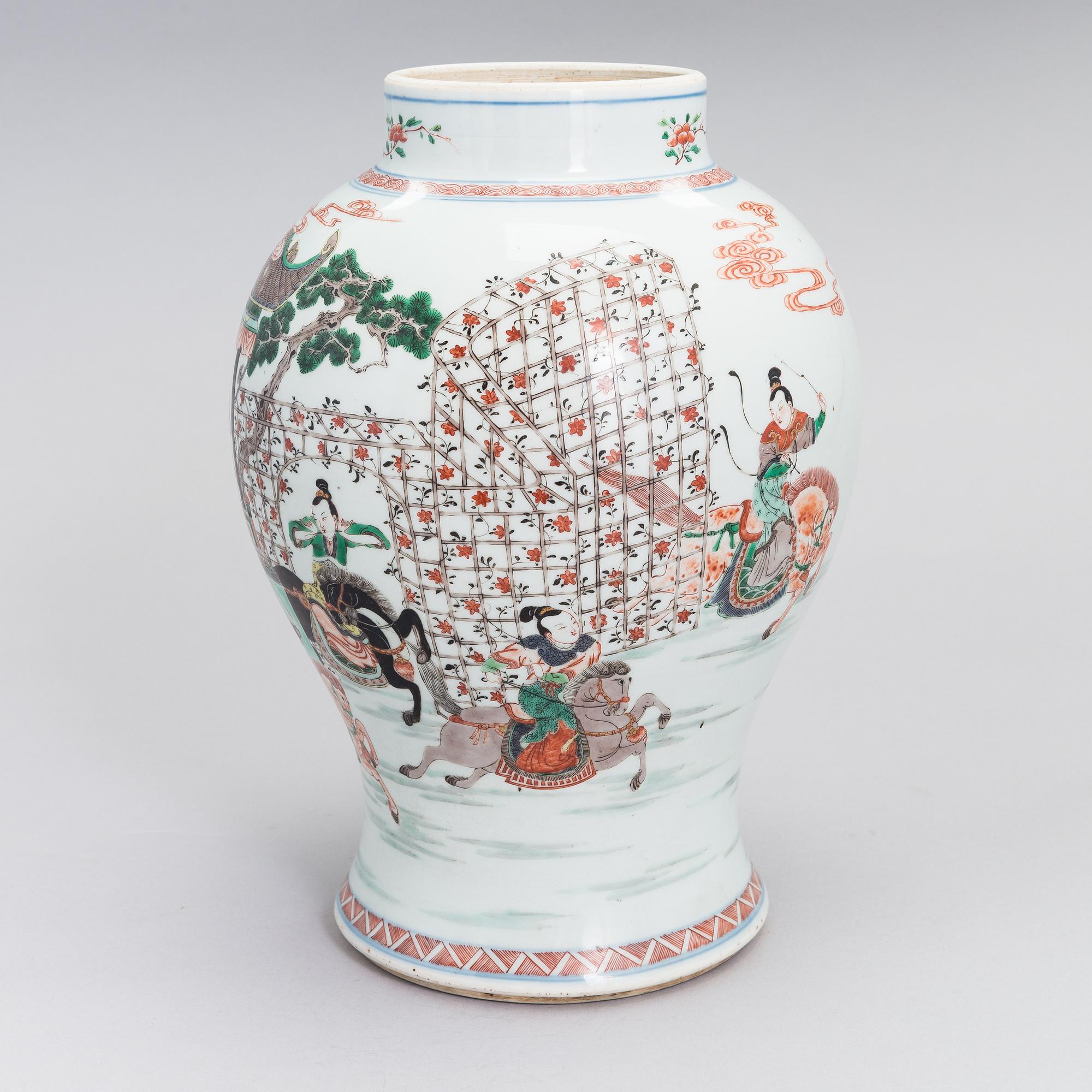 Vas, porslin, Kangxistil, sen Qingdynasti, 1800-tal.