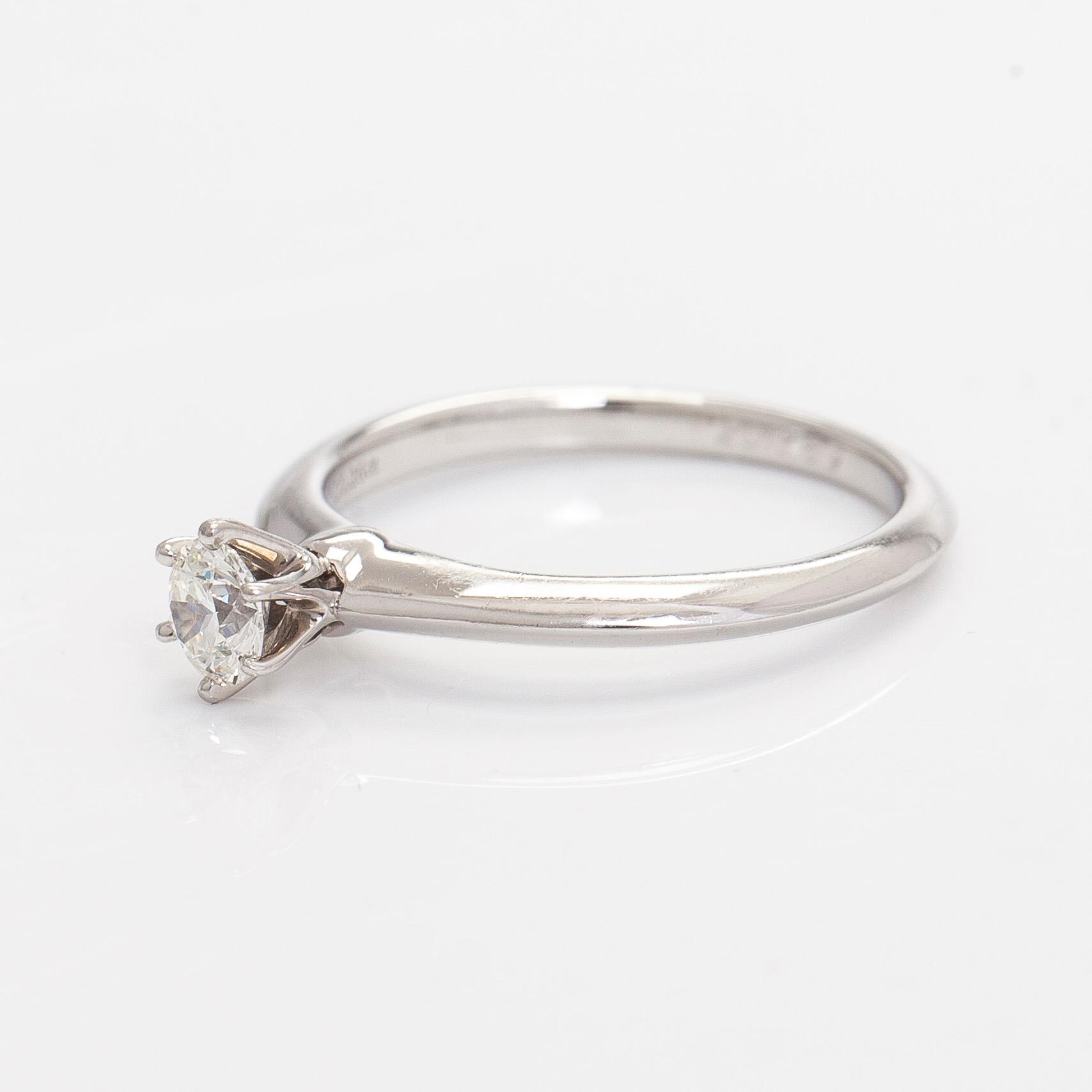Tiffany & Co, ring, platinum and a brilliant-cut diamond.