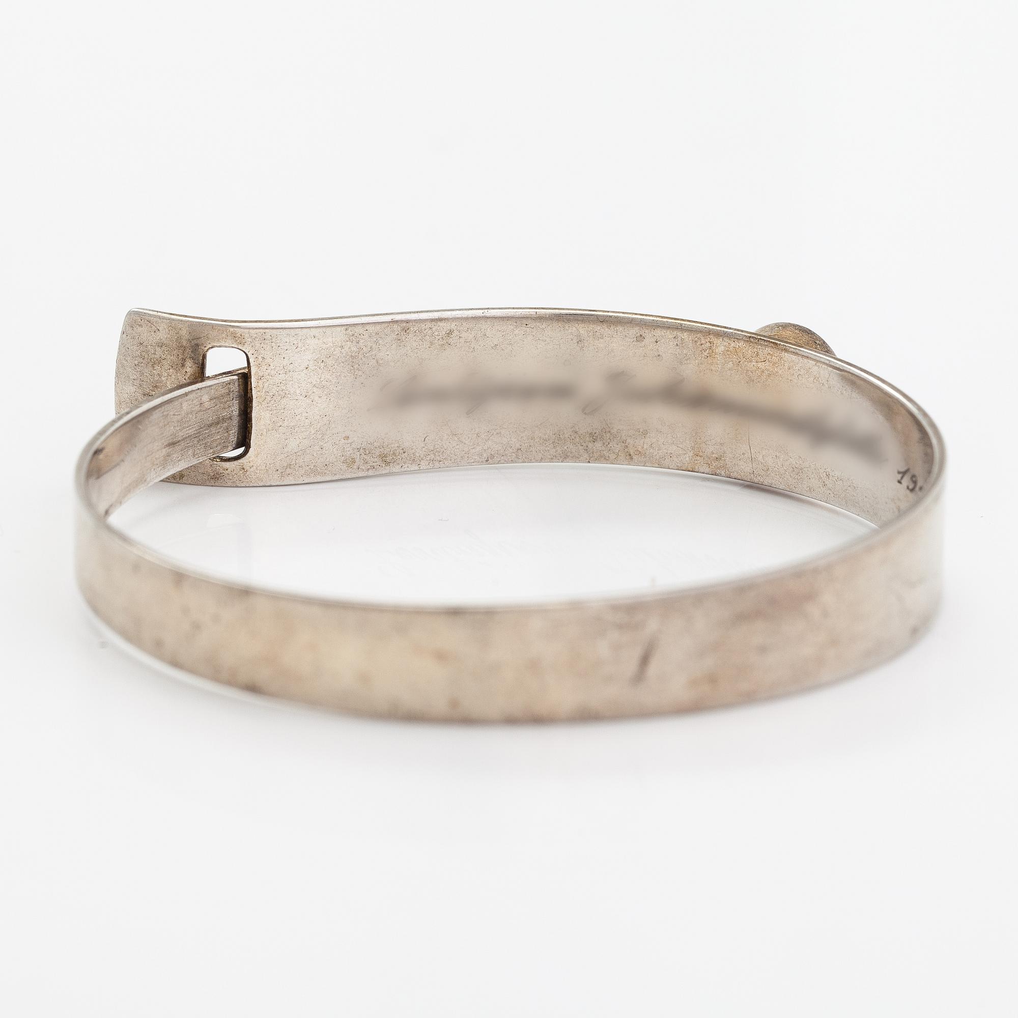 Elis Kauppi, armband, silver och kalcedon. Kupittaan Kulta 1958.