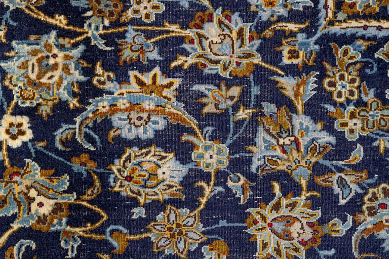 Carpet, oriental, approx. 390 x 285 cm.